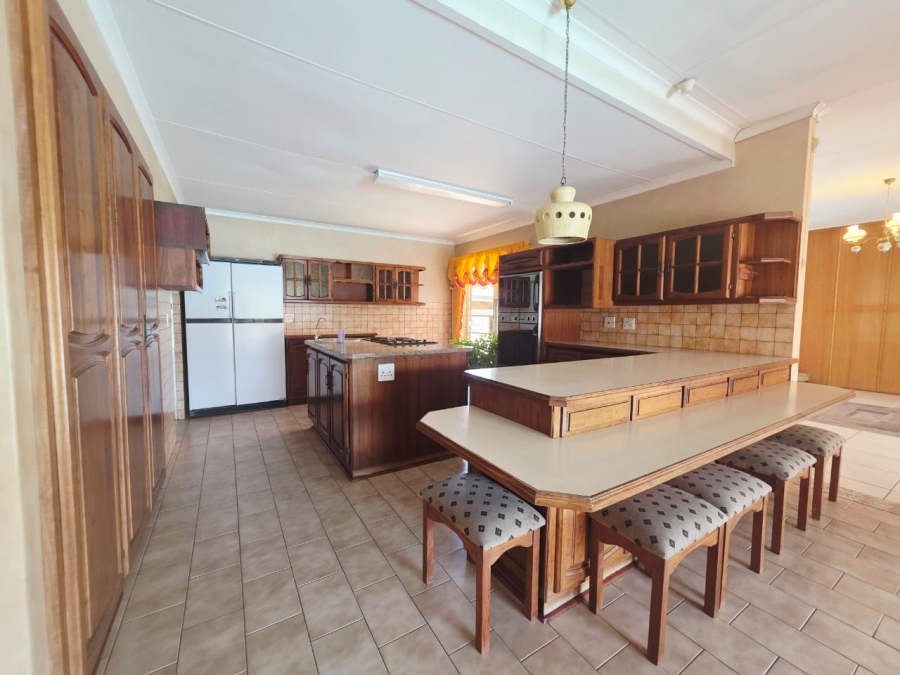 4 Bedroom Property for Sale in Van Der Hoff Park North West